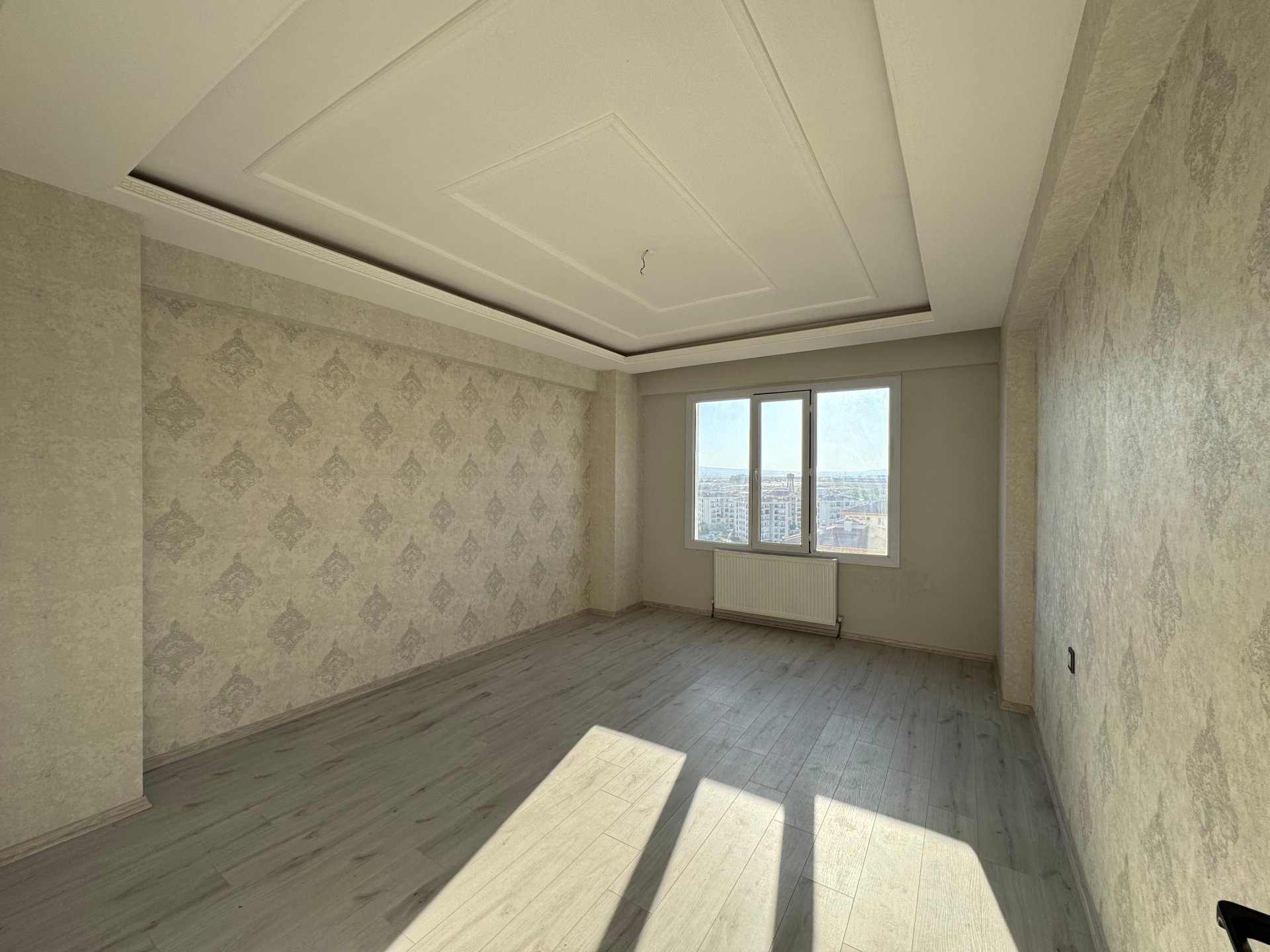 ÜÇKUYULARIN EN GÜZEL KONUMUNDA ACİİL SATILIK 3+1 BOŞ DAİRE