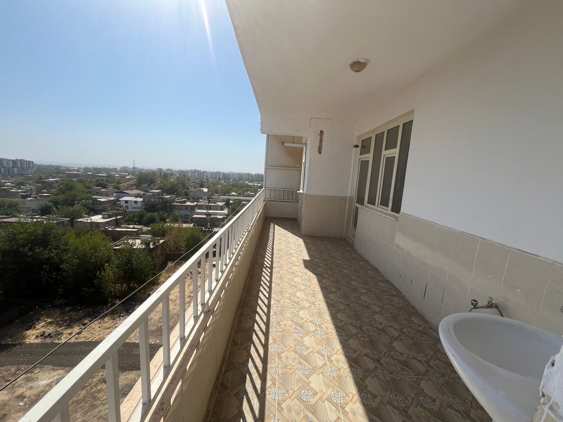 KAYAPINAR BELEDİYESİNİN YANI 3+1 KİRALIK DAİRE