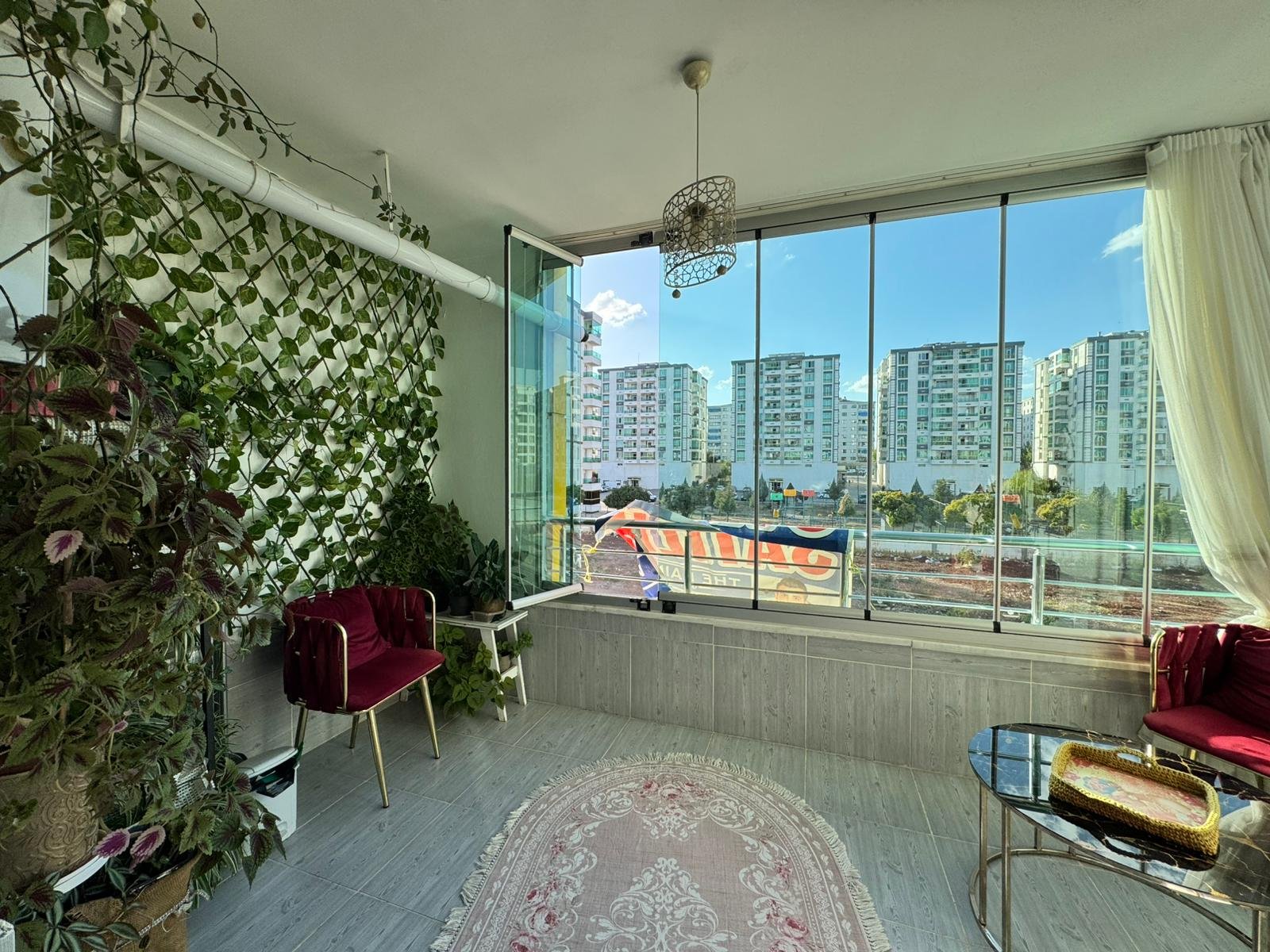  BAĞCILAR ARAM TİGRAN CD. VE SİVEREK CD. KESİŞİMİNDE ULTRA LÜX 3+1 DAİRE