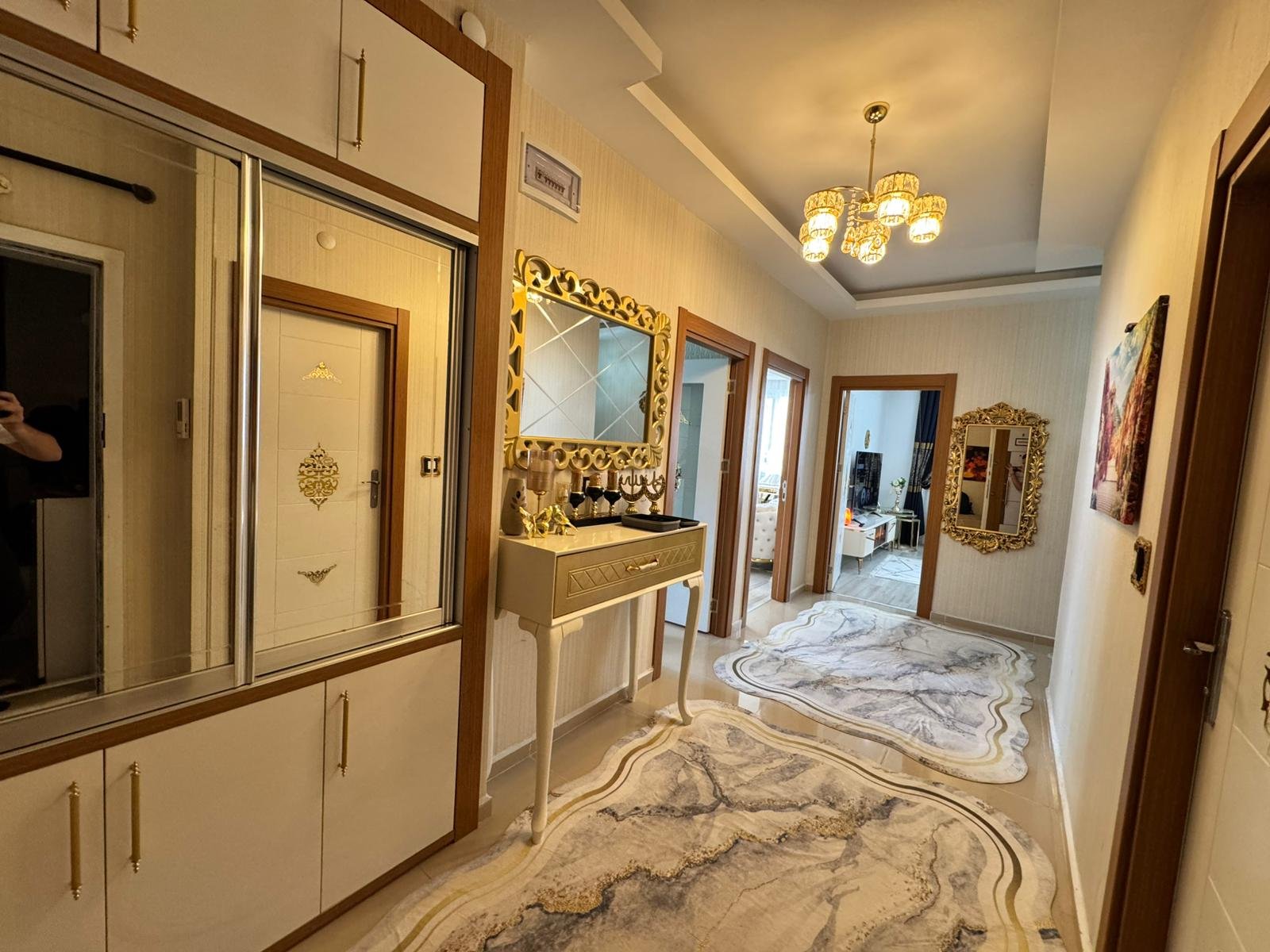  BAĞCILAR ARAM TİGRAN CD. VE SİVEREK CD. KESİŞİMİNDE ULTRA LÜX 3+1 DAİRE