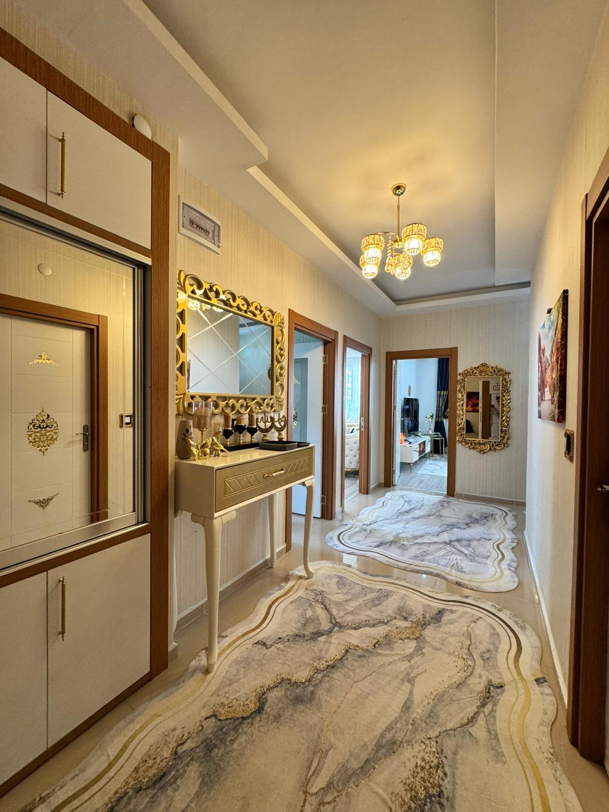  BAĞCILAR ARAM TİGRAN CD. VE SİVEREK CD. KESİŞİMİNDE ULTRA LÜX 3+1 DAİRE