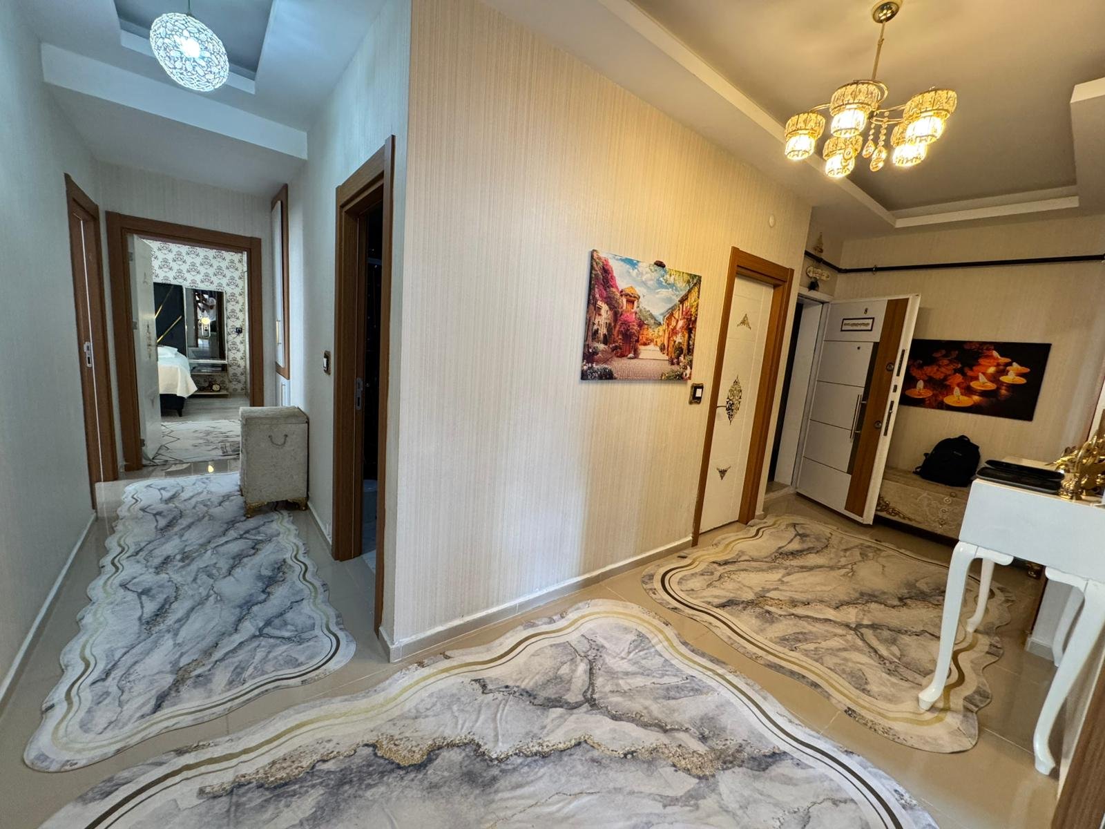  BAĞCILAR ARAM TİGRAN CD. VE SİVEREK CD. KESİŞİMİNDE ULTRA LÜX 3+1 DAİRE