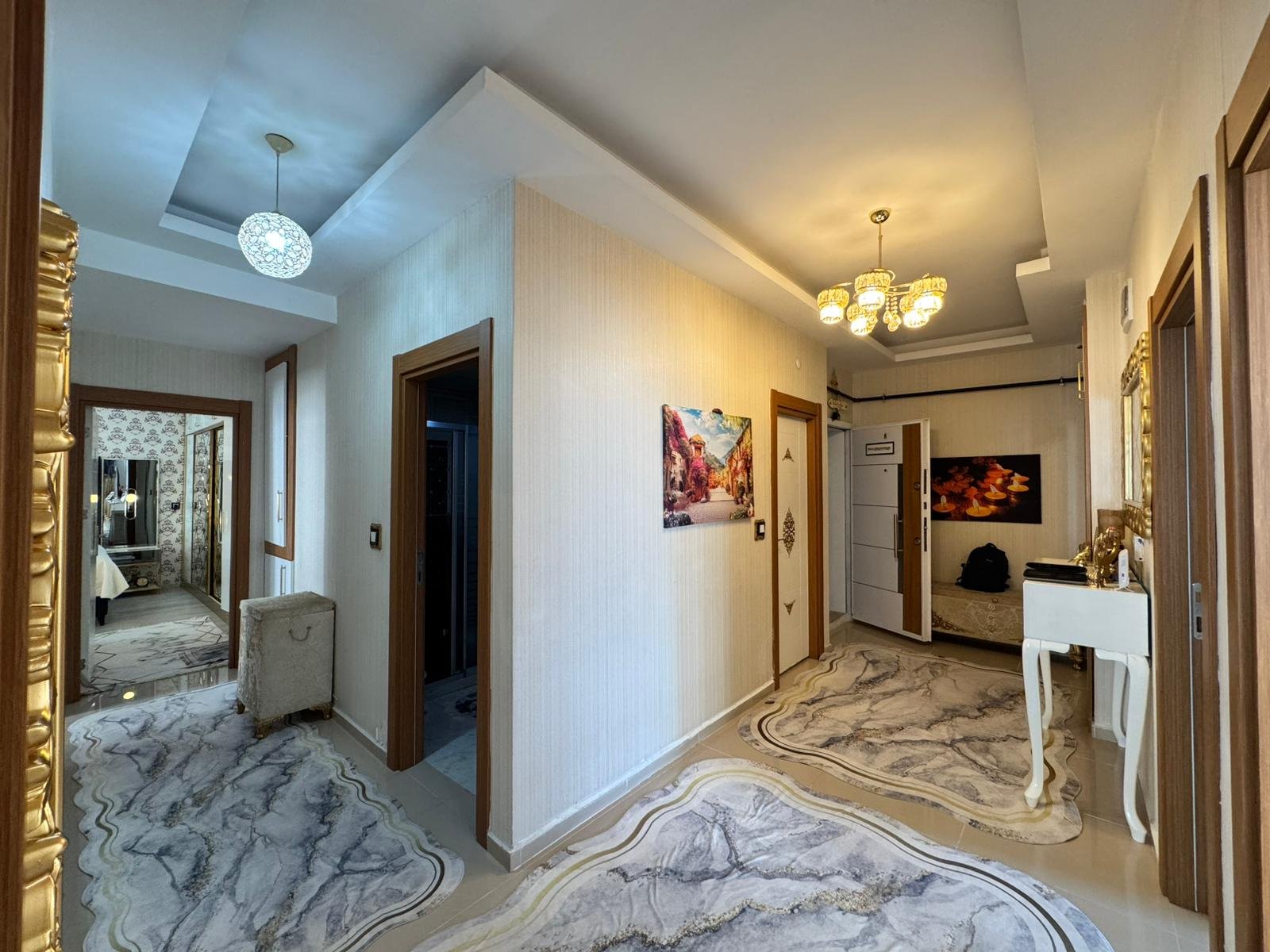  BAĞCILAR ARAM TİGRAN CD. VE SİVEREK CD. KESİŞİMİNDE ULTRA LÜX 3+1 DAİRE