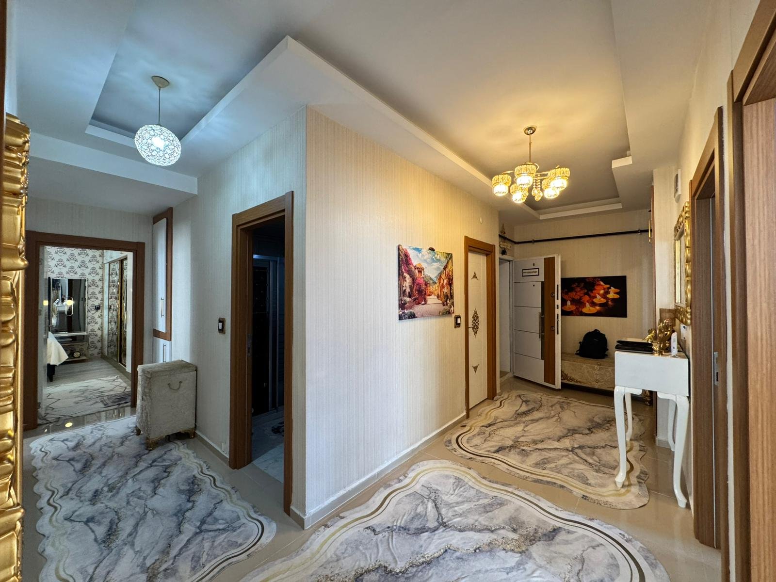  BAĞCILAR ARAM TİGRAN CD. VE SİVEREK CD. KESİŞİMİNDE ULTRA LÜX 3+1 DAİRE