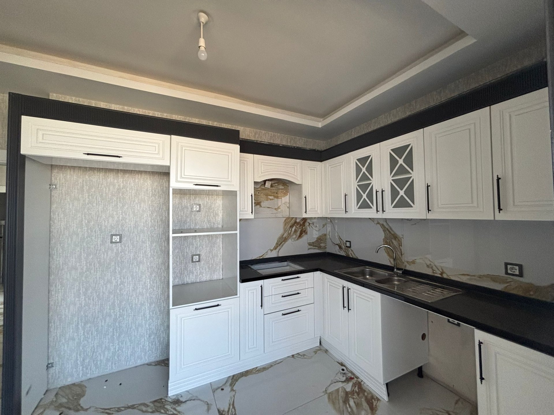 ARAŞTIRMA HASTANESİ ARKASI TAŞINMAYA HAZIR SATILIK 2+1 DAİRE