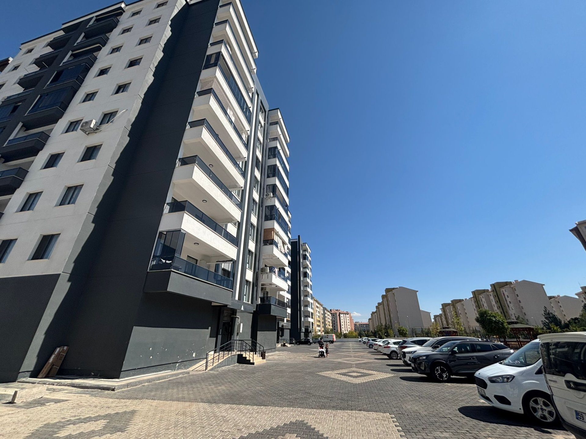 ARAŞTIRMA HASTANESİ ARKASI TAŞINMAYA HAZIR SATILIK 2+1 DAİRE