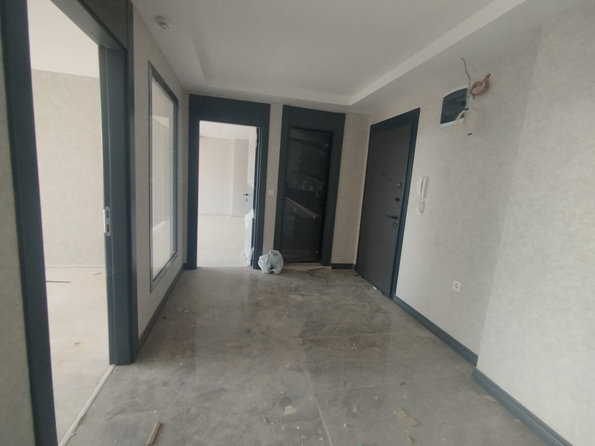 ARAŞTIRMA HASTANESİ YANI AY CORNER PLAZA'DA KİRALIK 2+1 LÜKS BÜRO