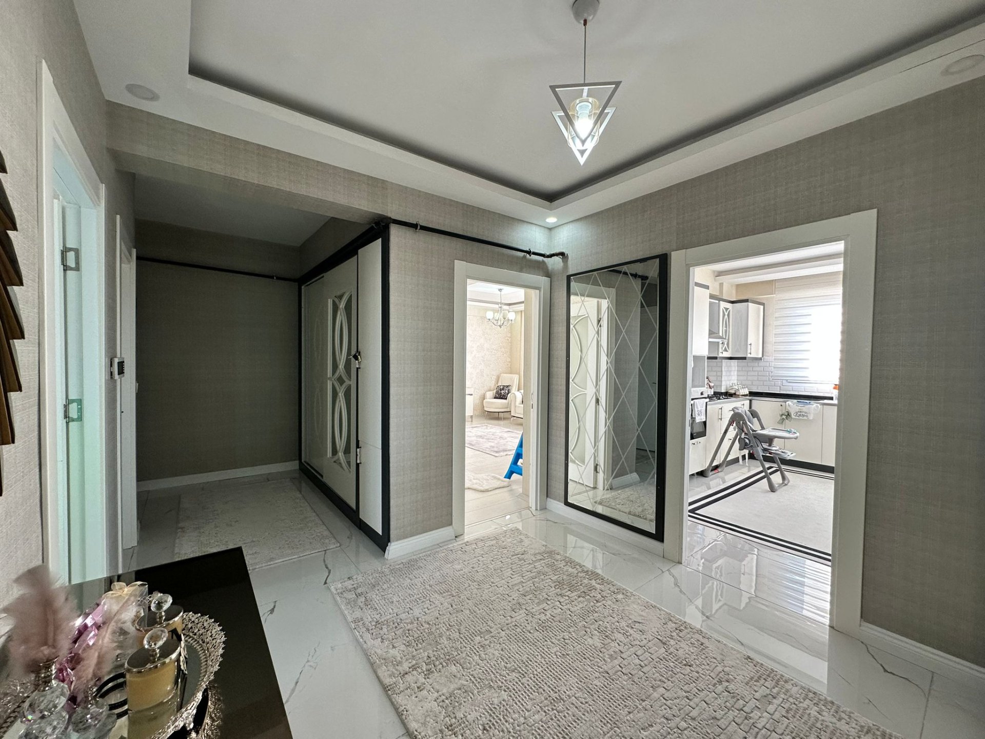 ACİL SATILIKKAYAPINAR ARAŞTIRMA HASTANESİ CİVARI 3+1 LÜKS DAİREMİZ SATIŞTADIR