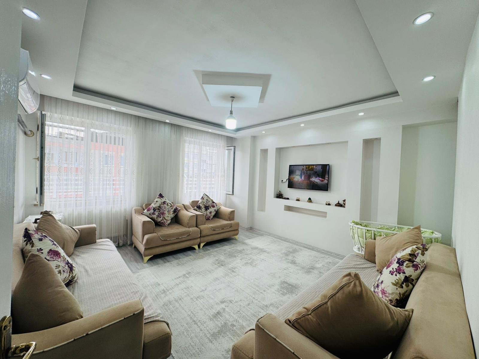 HUZUREVLERİNDE 3+1 BÜYÜKLÜĞÜNDE 2+1 SATILIK BAKIMLI DAİRE