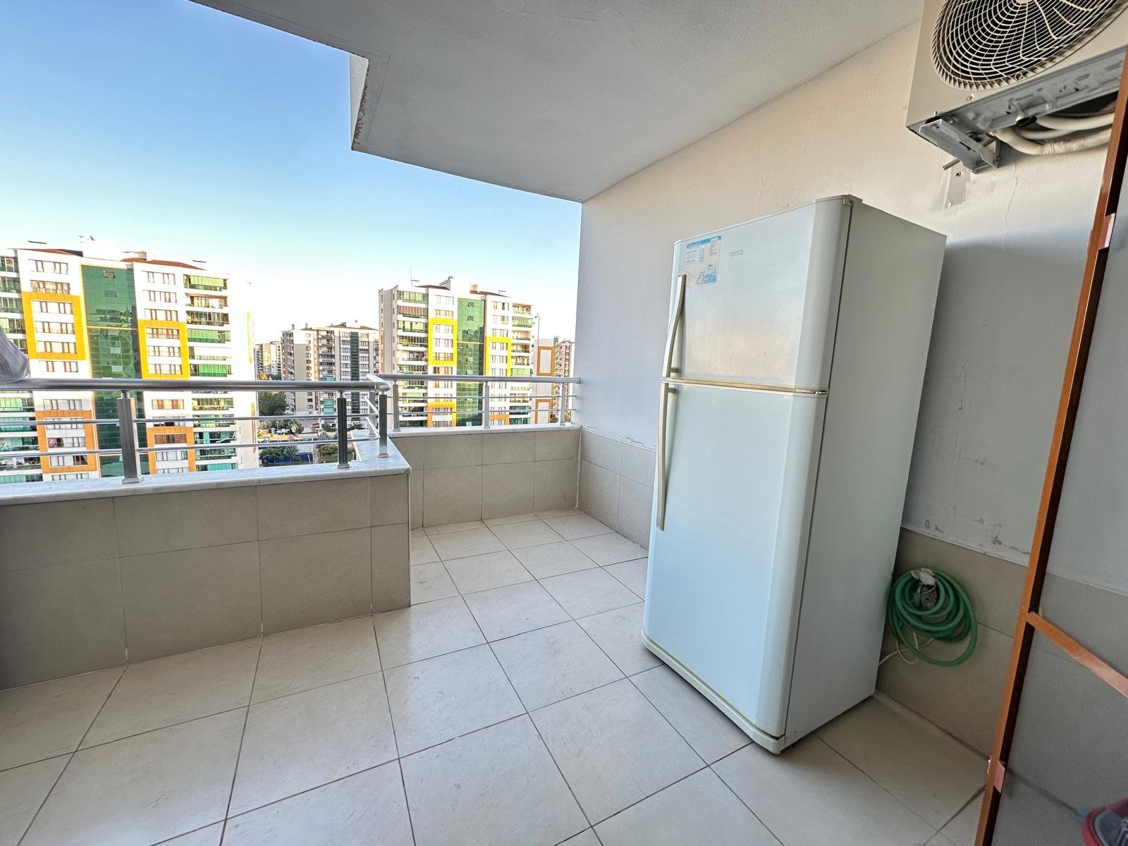 YETİŞEN ALIR' 75 CADDE ÜSTÜNDE 4.5+1 LÜKS DAİREMİZ SATIŞTADIR