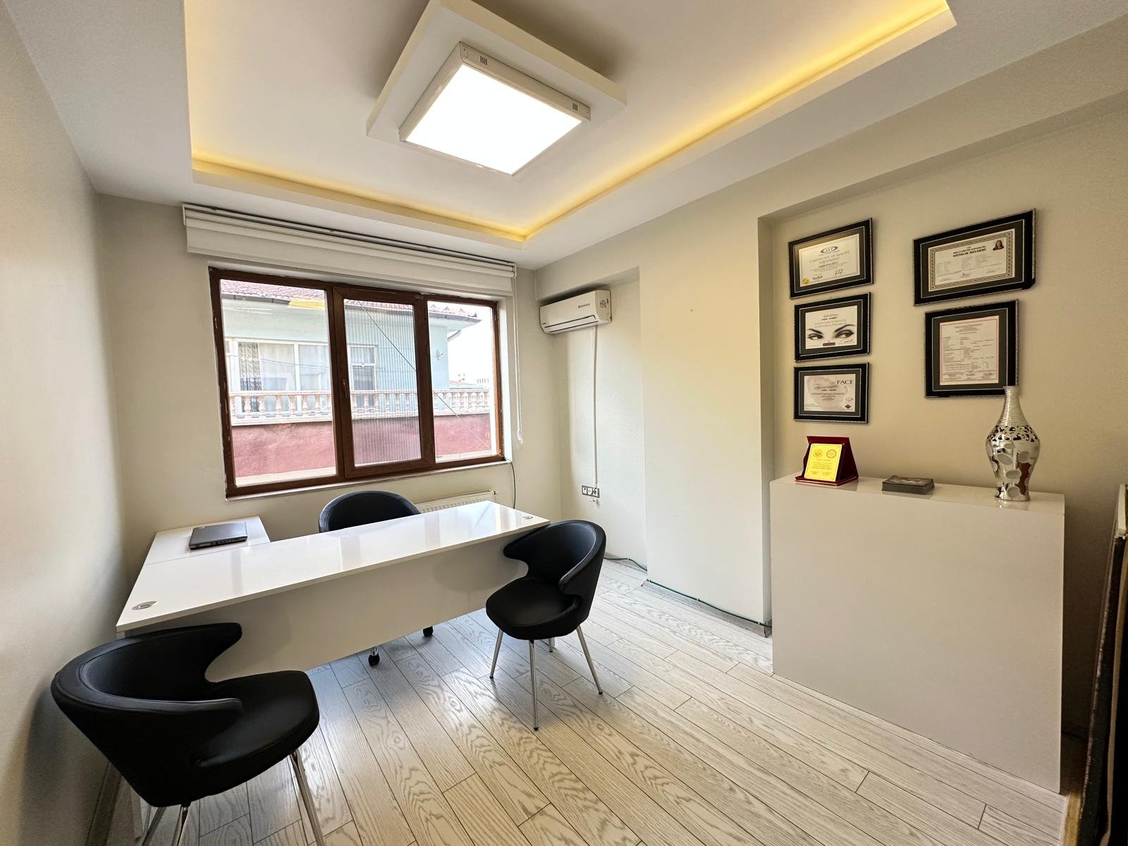 OFİS KASAPLAR DURAĞINDA 3+1 FULL YAPILI BÜRO OFİS