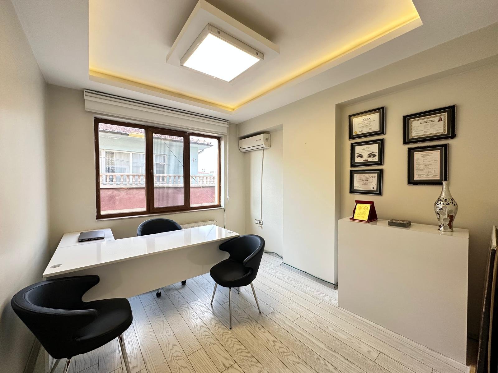 OFİS KASAPLAR DURAĞINDA 3+1 FULL YAPILI BÜRO OFİS