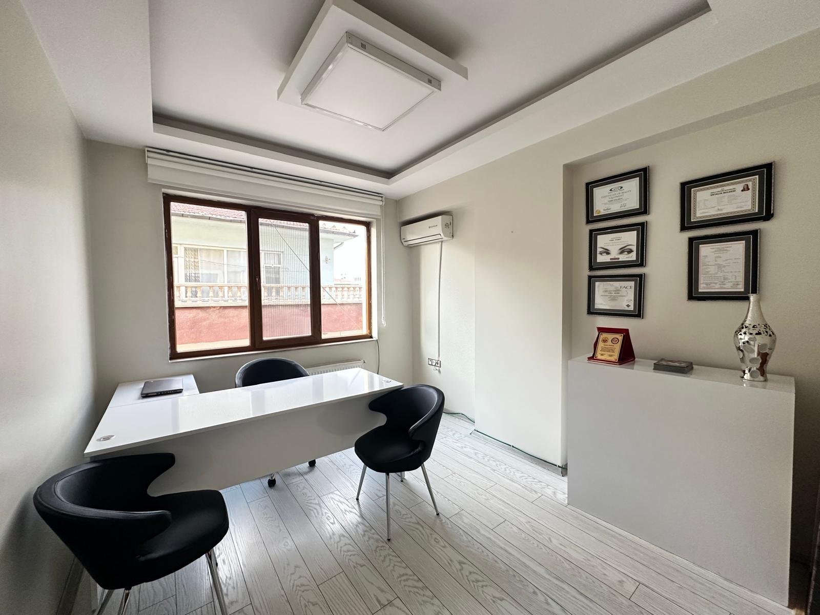 OFİS KASAPLAR DURAĞINDA 3+1 FULL YAPILI BÜRO OFİS