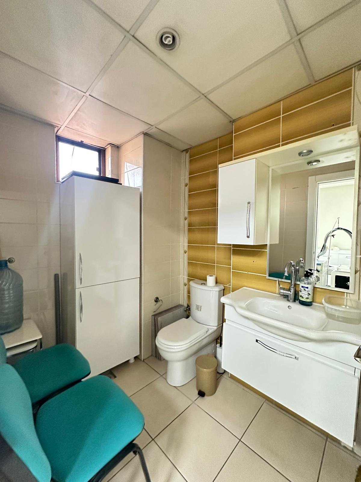 OFİS KASAPLAR DURAĞINDA 3+1 FULL YAPILI BÜRO OFİS