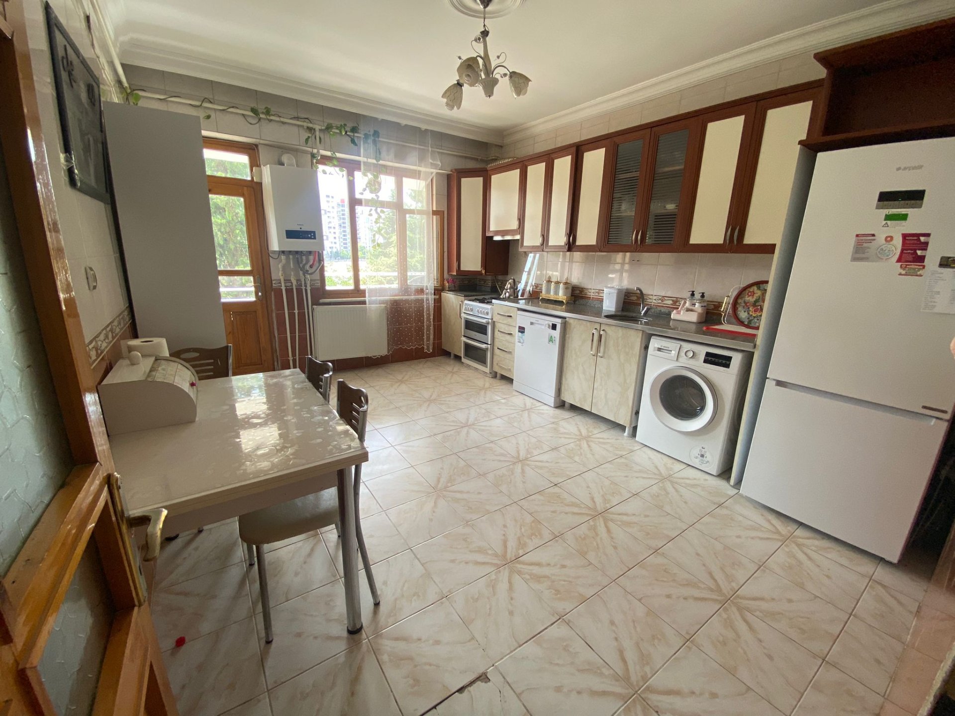 DİCLEKENT DÜNYA KAVŞAĞINA YÜRÜME MESAFESİNDE SATILIK 3+1 FIRSAT DAİRE