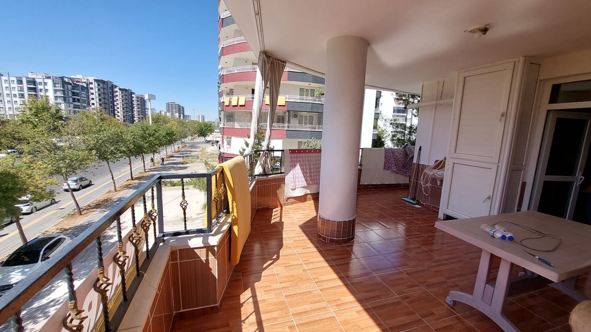 KAYAPINARIN KALBİ KENT MEYDANINA YÜRÜME MESAFESİNDE SATILIK FIRSAT 4+1 DAİRE