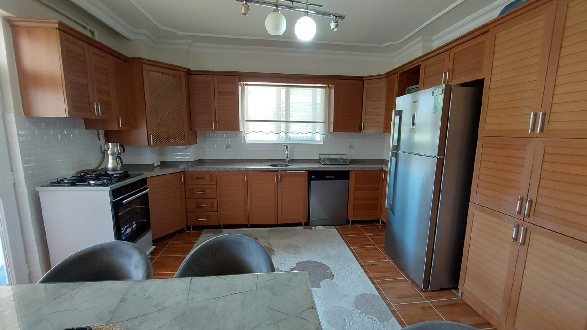 KAYAPINARIN KALBİ KENT MEYDANINA YÜRÜME MESAFESİNDE SATILIK FIRSAT 4+1 DAİRE