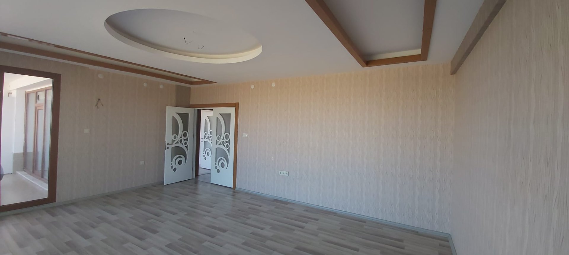 ARAŞTIRMA ARKASI  , GENİŞ VE KULLANIŞLI 4+1 SATILIK DAİRE