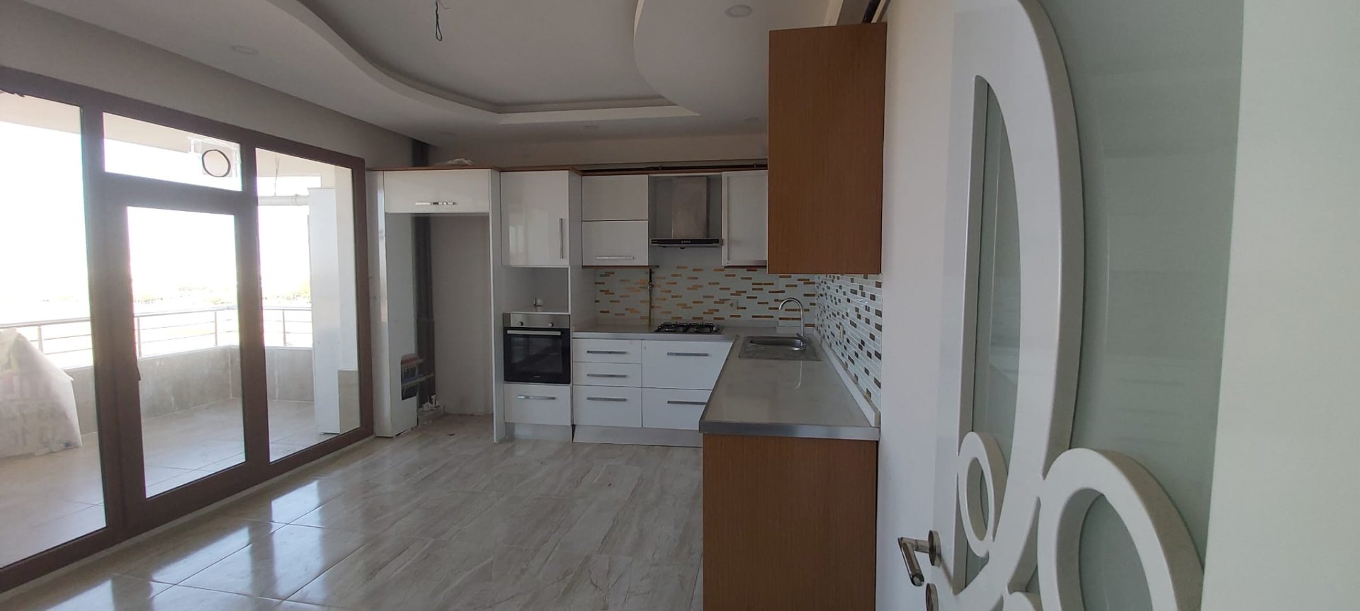 ARAŞTIRMA ARKASI  , GENİŞ VE KULLANIŞLI 4+1 SATILIK DAİRE