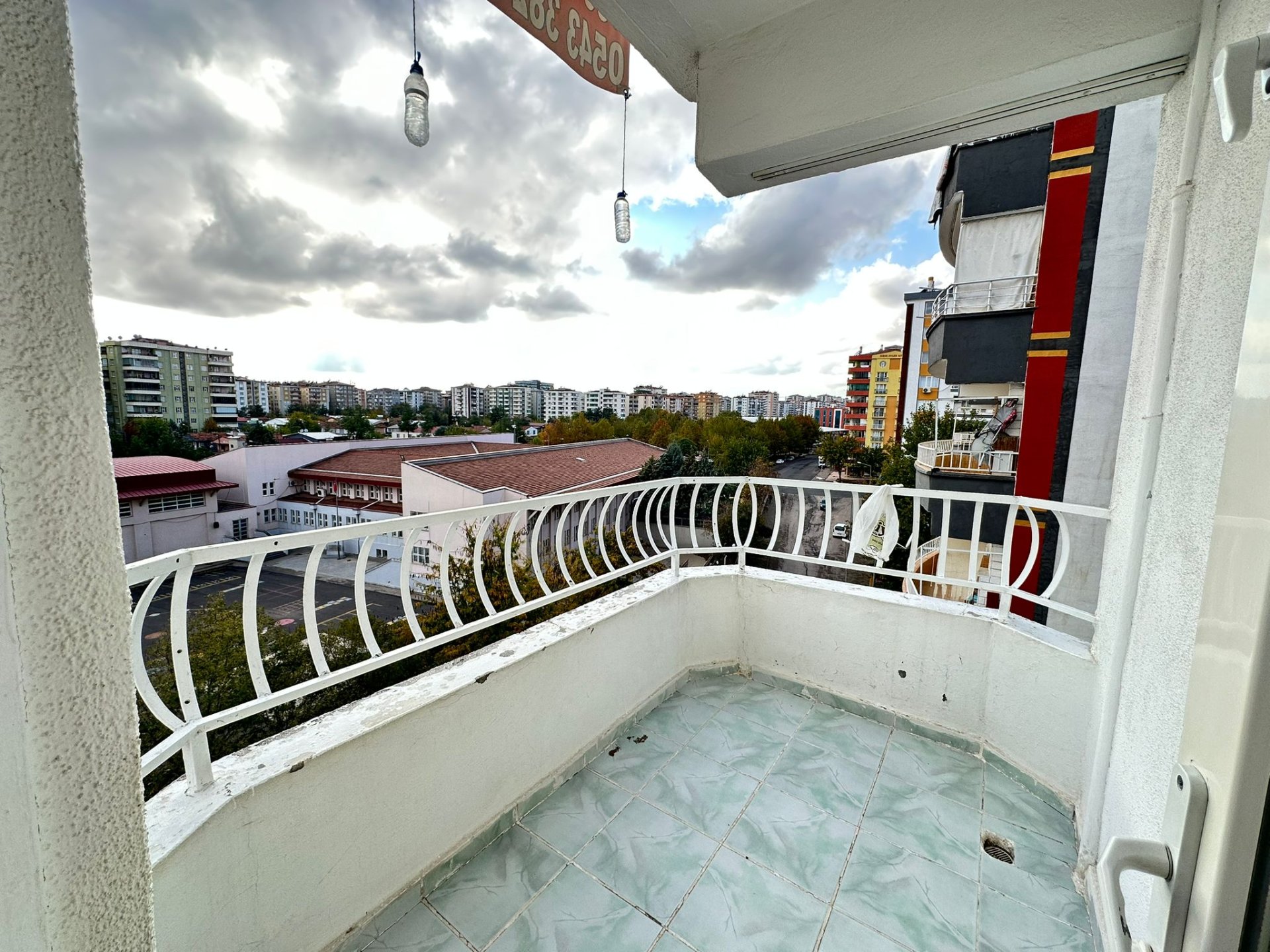 ACİL SATILIK KAYAPINAR VEHBİ KOÇ OKULU YANINDA 3+1 FIRSAT DAİRE