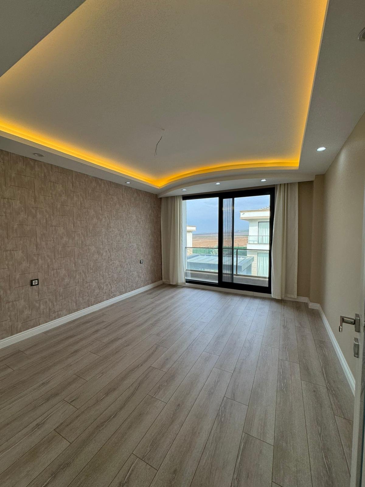 KENT ORMAN ARKASINDA ACİL SATILIK TRİPLEKS