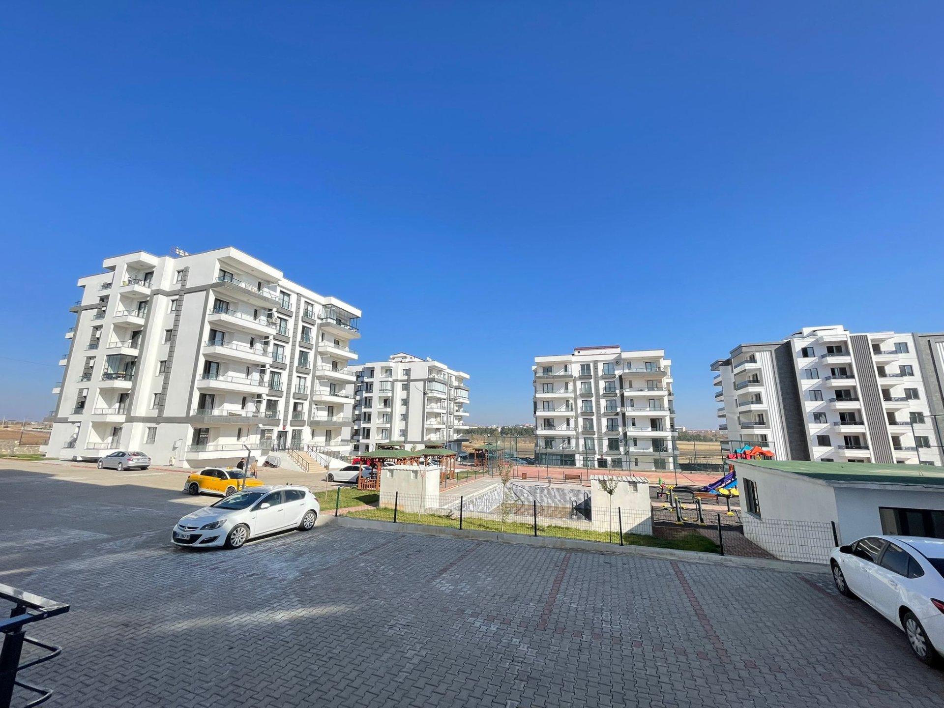 TEKNOKENT ARKASINDA ACİL SATILIK 2,5+1 DAİRE!